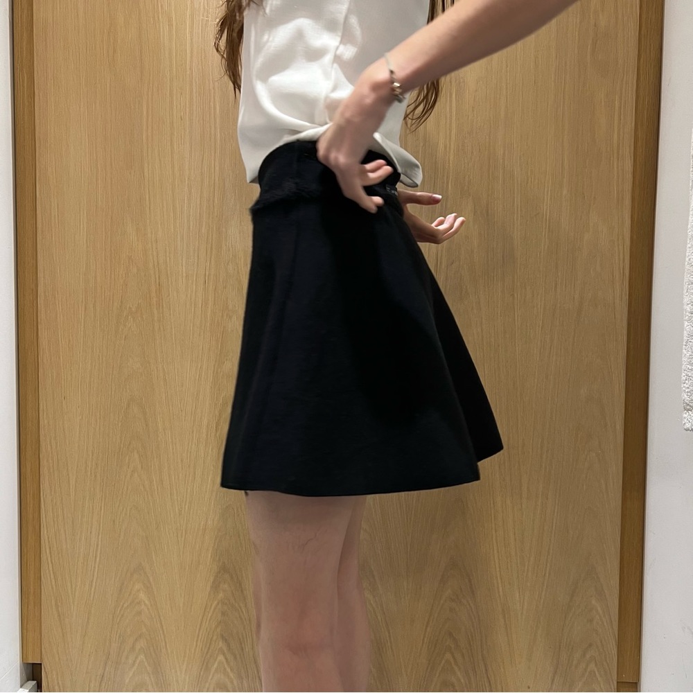 Mini skirt - Picture 2 of 4